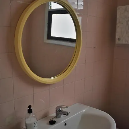 3bedroom & 300mbs Wifi