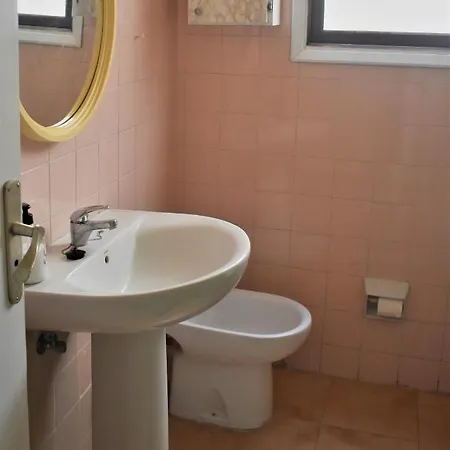 3bedroom & 300mbs Wifi *