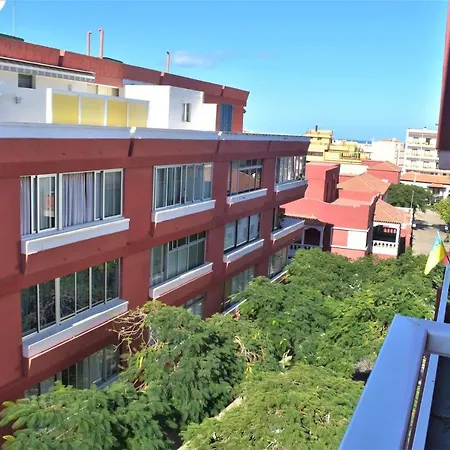 3bedroom & 300mbs Wifi *